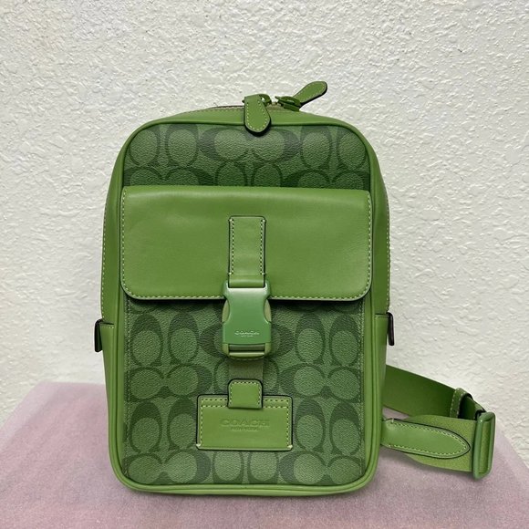 COACH Track Pack In Signature Canvas C9838 - Picture 1 of 7